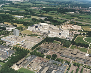 85408 Luchtfoto van het universiteitscentrum De Uithof te Utrecht, uit het zuidoosten, met op de voorgrond de gebouwen ...